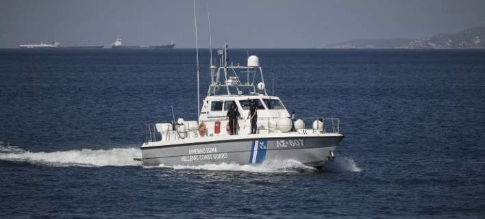 Ημιβυθίστηκε τμήμα πλωτής δεξαμενής στα ναυπηγεία Ελευσίνας